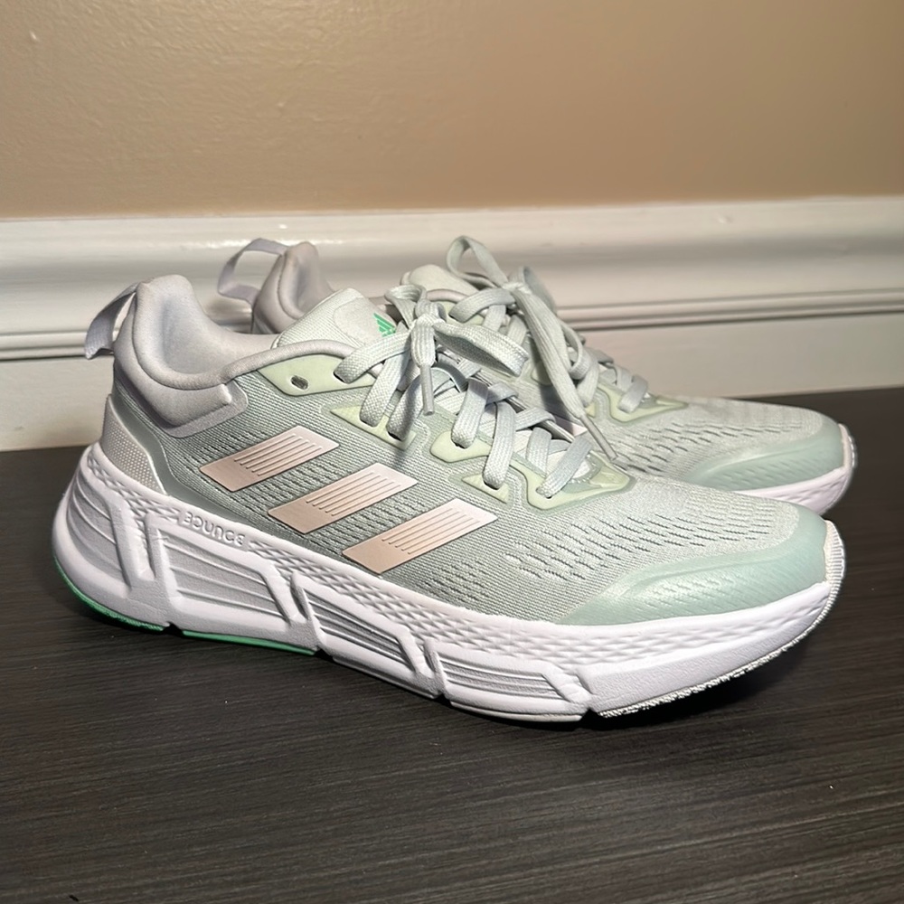 Adidas Questar Running Shoe Women’s 7 Bounce Technology